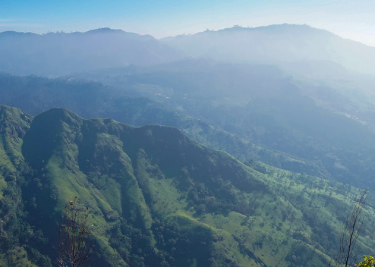 montagnes sommet nuages sri lanka