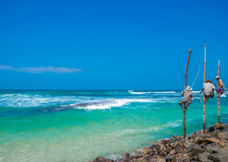 pecheurs echasse mer bleue sri lanka