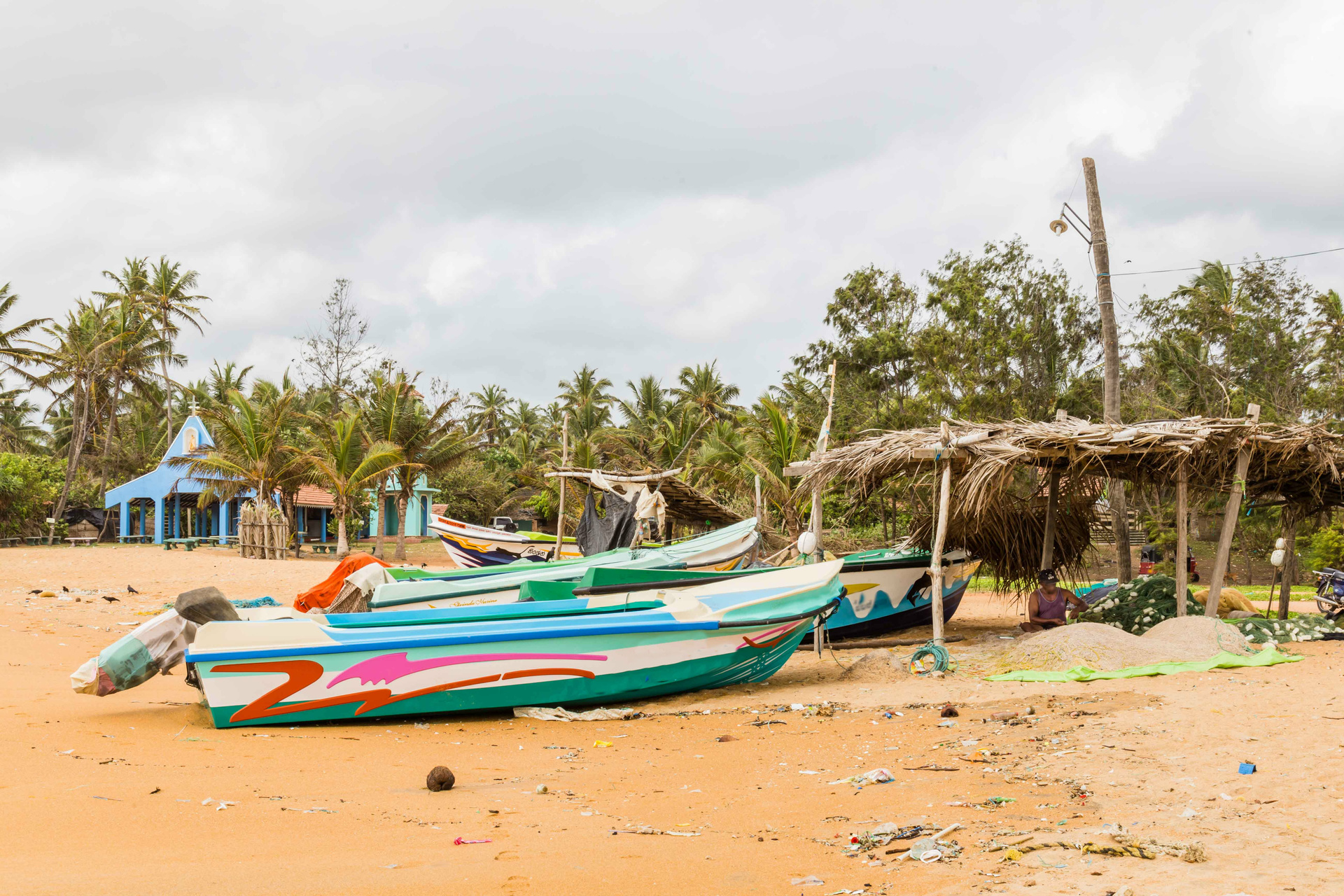 plage negombo bateaux