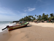 plage trincomalee bateaux